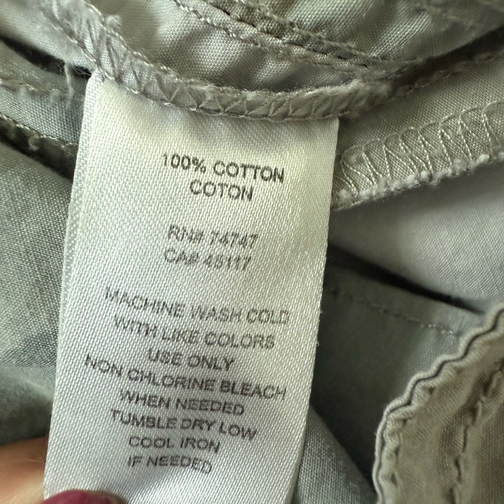 Natural Reflections Women’s Camouflage Cargo Pants Capris Size 8 - Picture 11 of 11